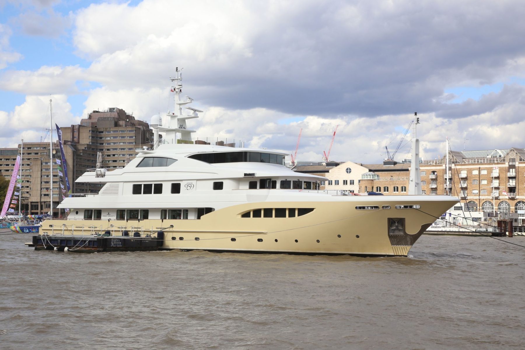 Jade 959 in London on the River Thames 01-Sep-2019, moored, Shad Thames