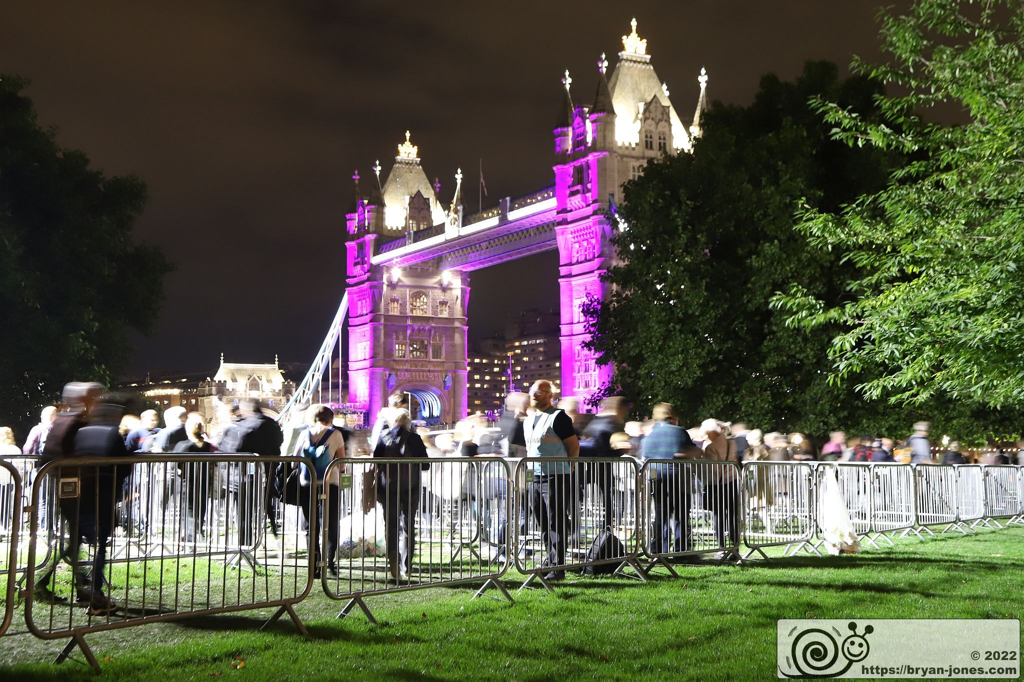Zig zag pen at Potters Fields with purple Tower Bridge at night