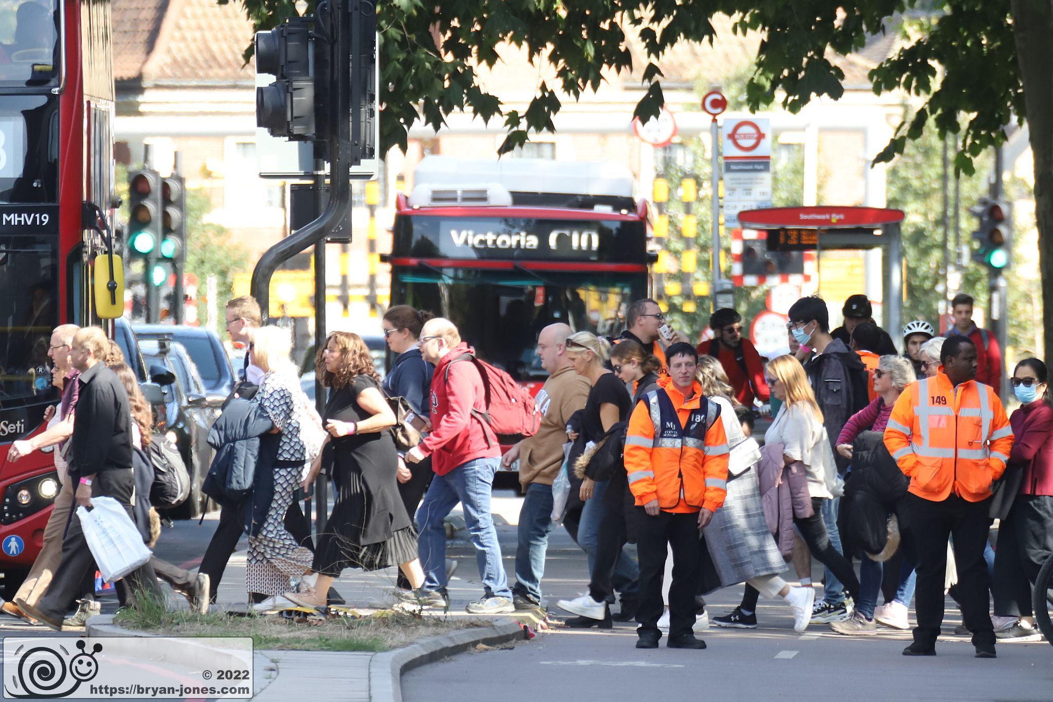 The lying-in-state queue crossing Jamaica Road to Cathay Street