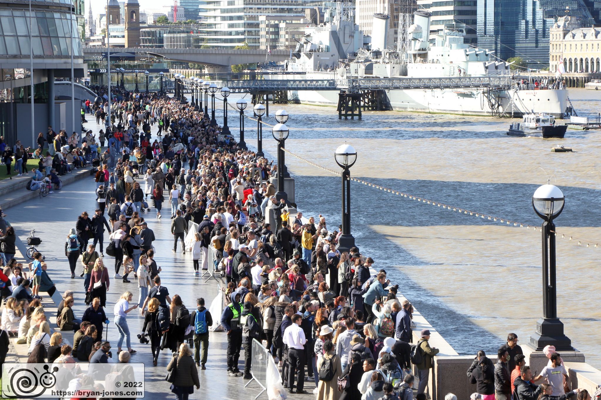 The queue passes Potters Fields and City Hall. From Tower Bridge