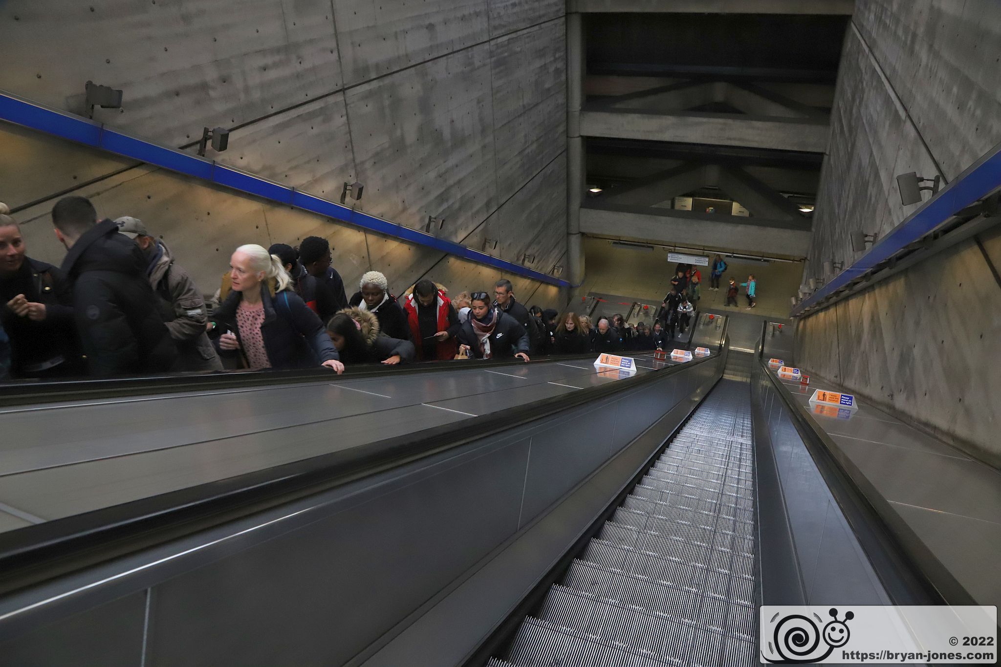 Mourners on Bermondsey tube station escalator to join the queue