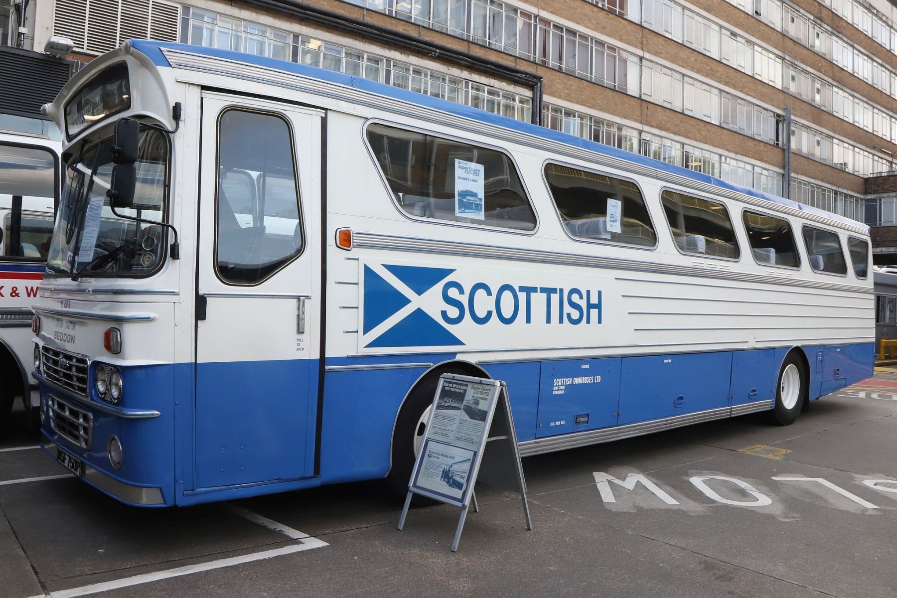 MSF750P at Victoria Coach Station 2022