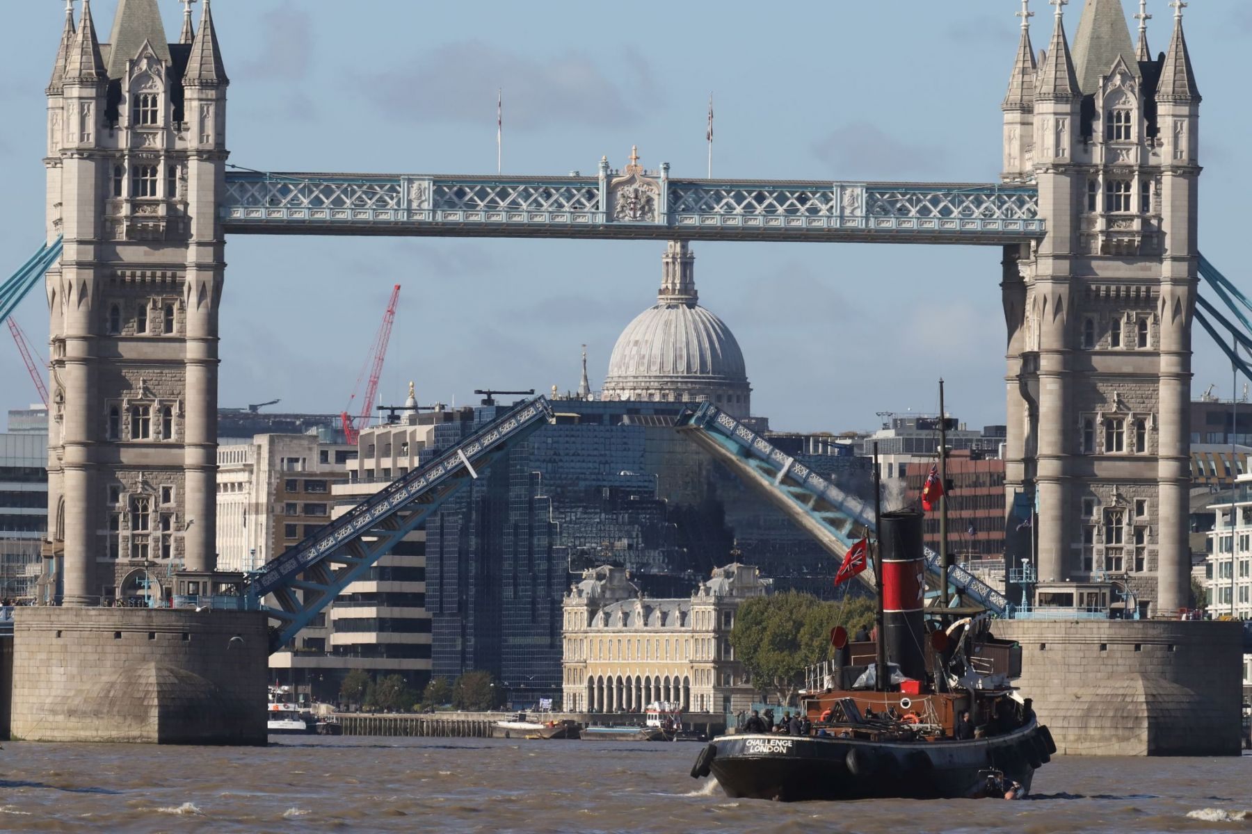 Steam Tug Challenge about to pass through Tower Bridge in 2022