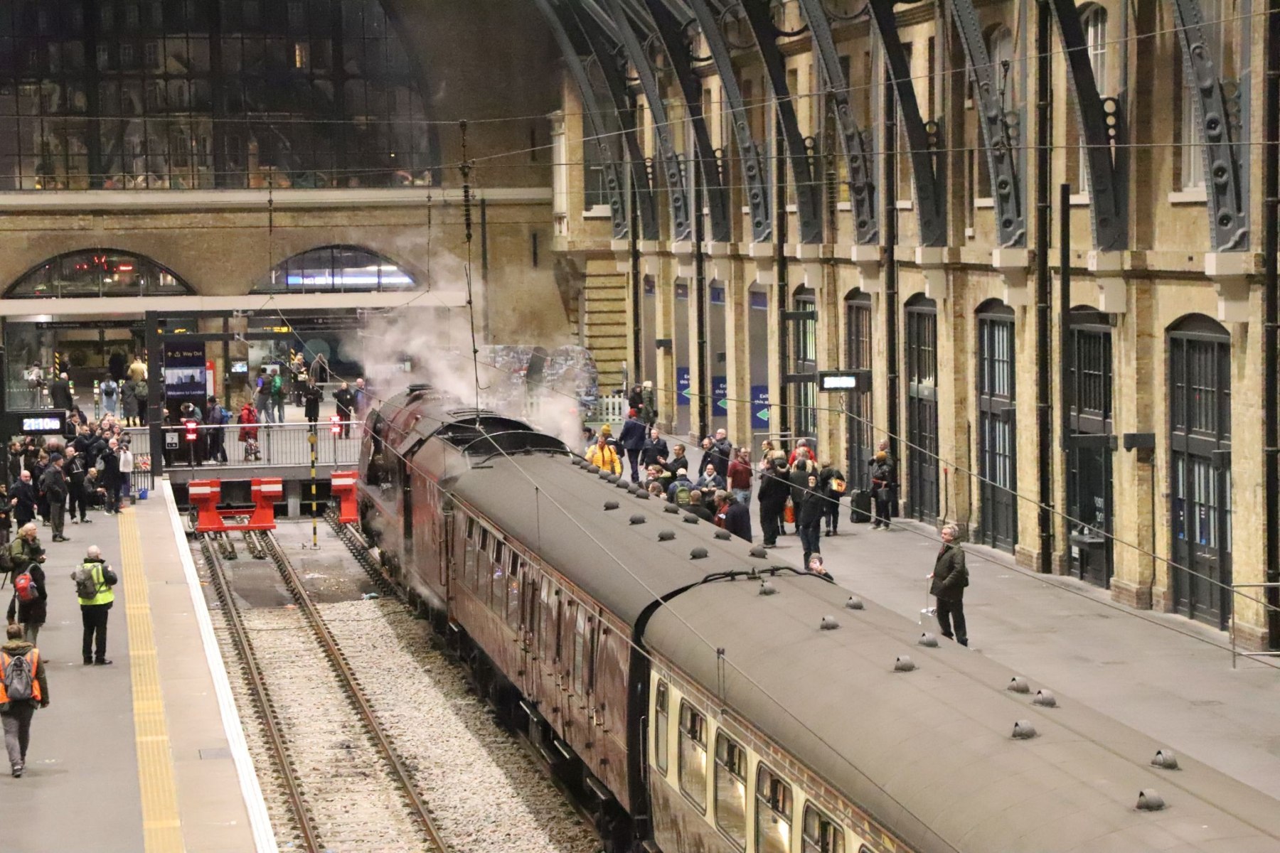 Steam locomotive 6233 Duchess of Sutherland LMS Princess Coronation Class at Kings Cross station 03-Dec-2022