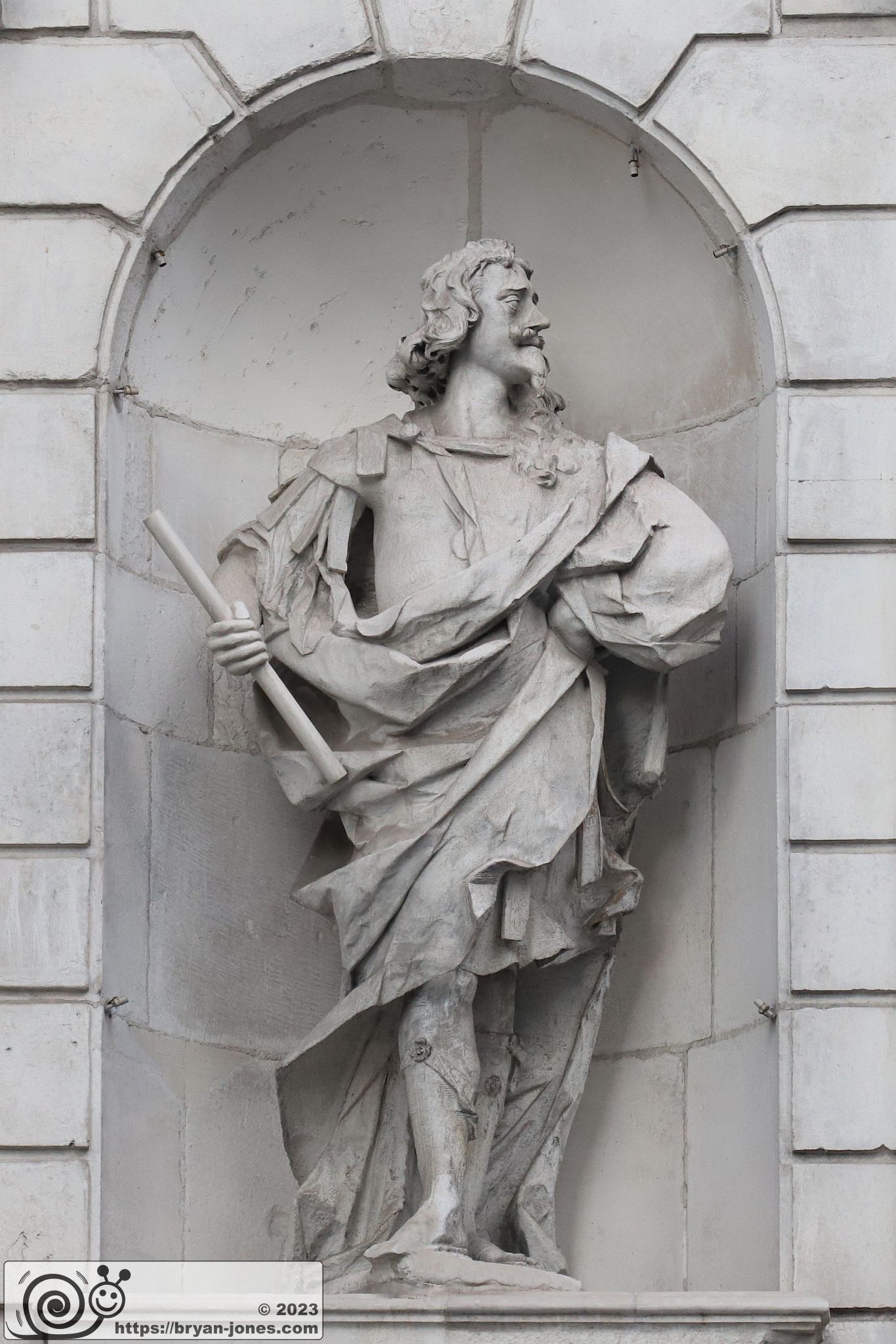 King Charles I statue on South (St Paul's) side, to the left
