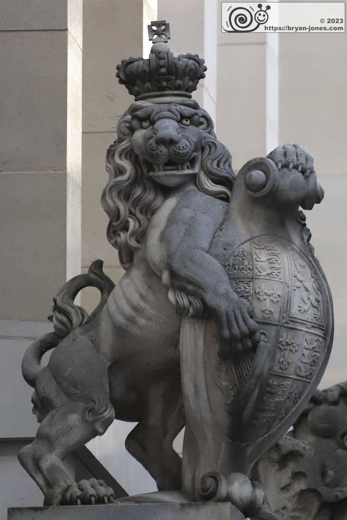 Lion with English Coat of Arms 1660-69 on South (St Paul's) side