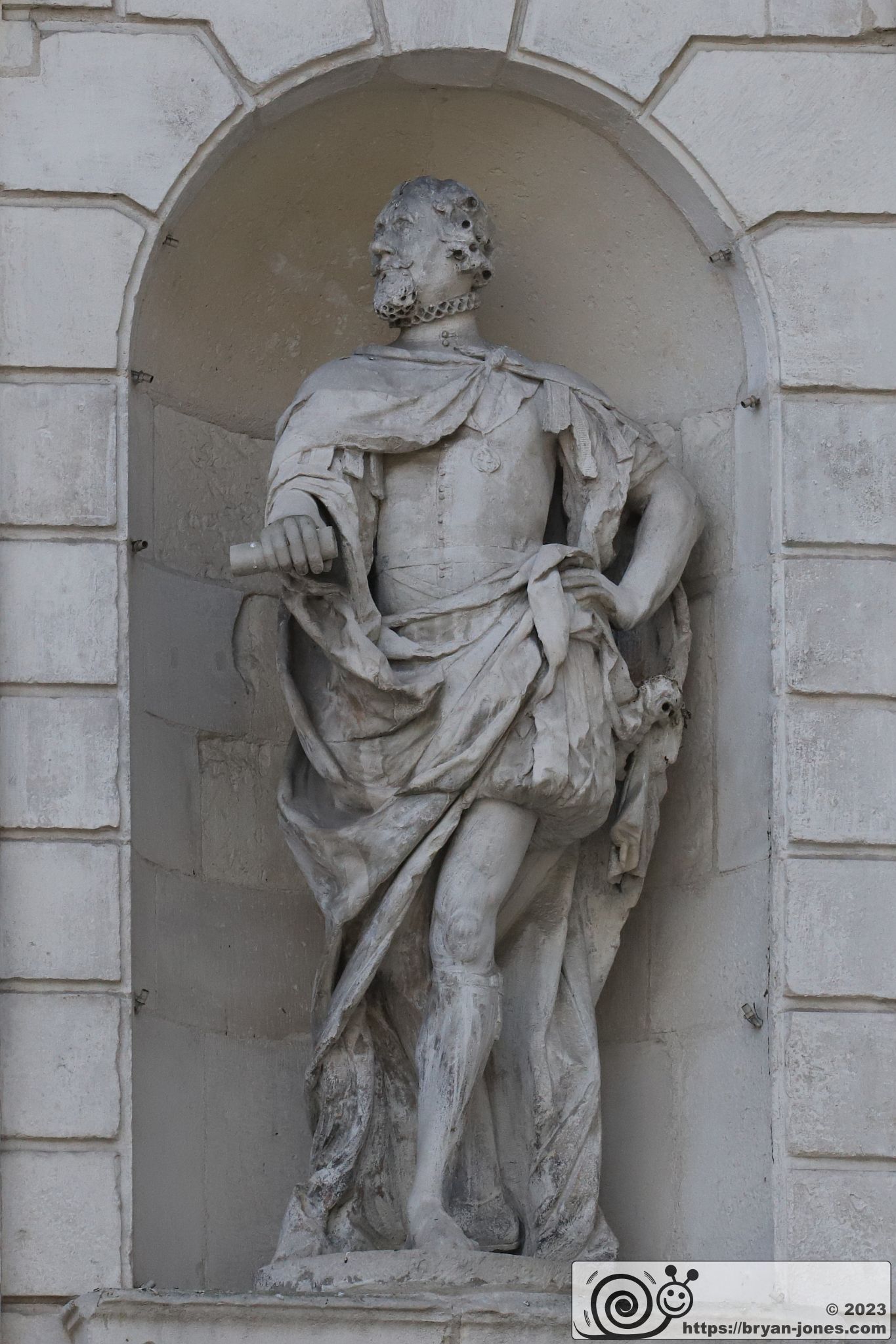 King James I statue, North (Paternoster Square) side, on right