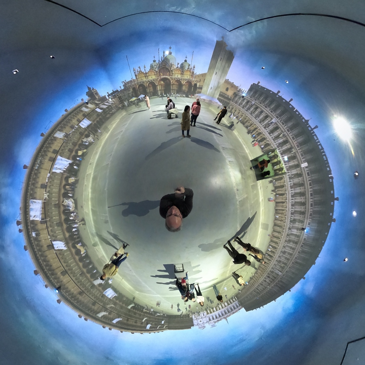 Frameless immersive art show, Marble Arch London, 16-Jan-2023.