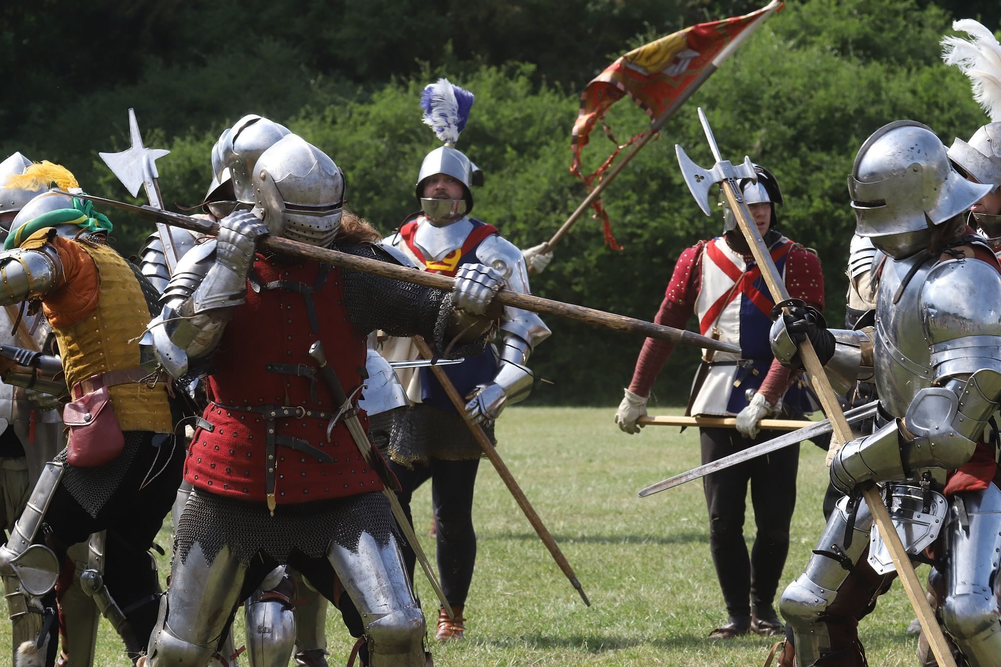 2023 Battle of Barnet Re-enactment, Wars of the Roses. Medieval re-enactors. Swords, armour, knights.