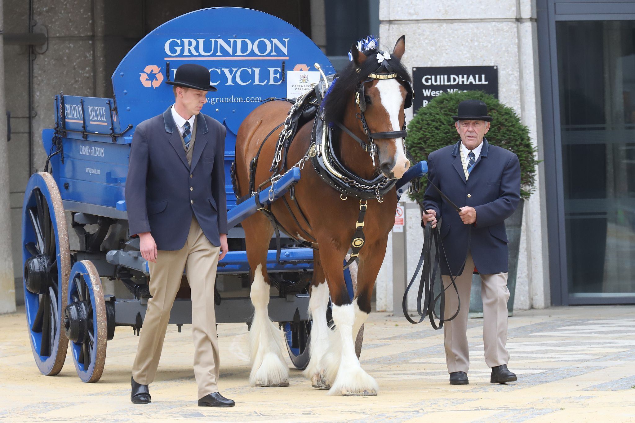 Horse Drawn Dust Cart 1910. City of London 2023 Cart Marking in Guildhall Yard on 22-Jul-2023. Hosted by the Worshipful Company of Carmen with the Lord Mayor of the City of London in attendance. Wooden plates on the vehicles are branded with hot irons to allow them to ply for trade in the Square Mile. Another of the City Livery Company's annual ceremonies.