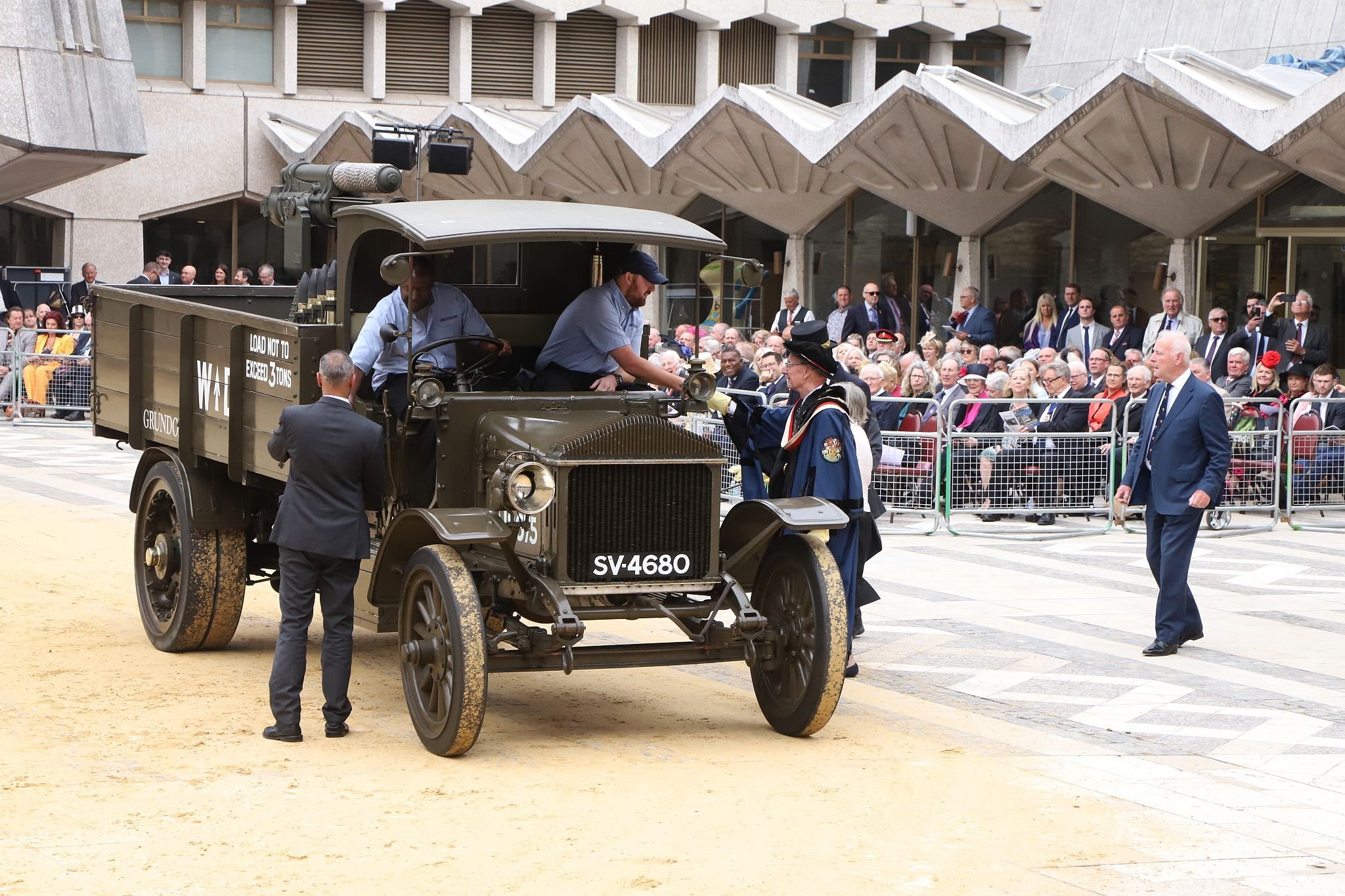 Pierce Arrow 1916 SV4680. City of London 2023 Cart Marking in Guildhall Yard on 22-Jul-2023. Hosted by the Worshipful Company of Carmen with the Lord Mayor of the City of London in attendance. Wooden plates on the vehicles are branded with hot irons to allow them to ply for trade in the Square Mile. Another of the City Livery Company's annual ceremonies.