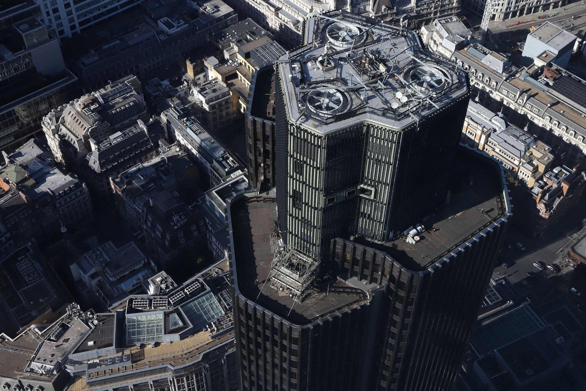 Aerial view of Tower 42 (NatWest Tower), London. View from the Horizon observation platform on the 58th floor of 22 Bishopsgate in the City of London. Photo taken on 15-Oct-2023.