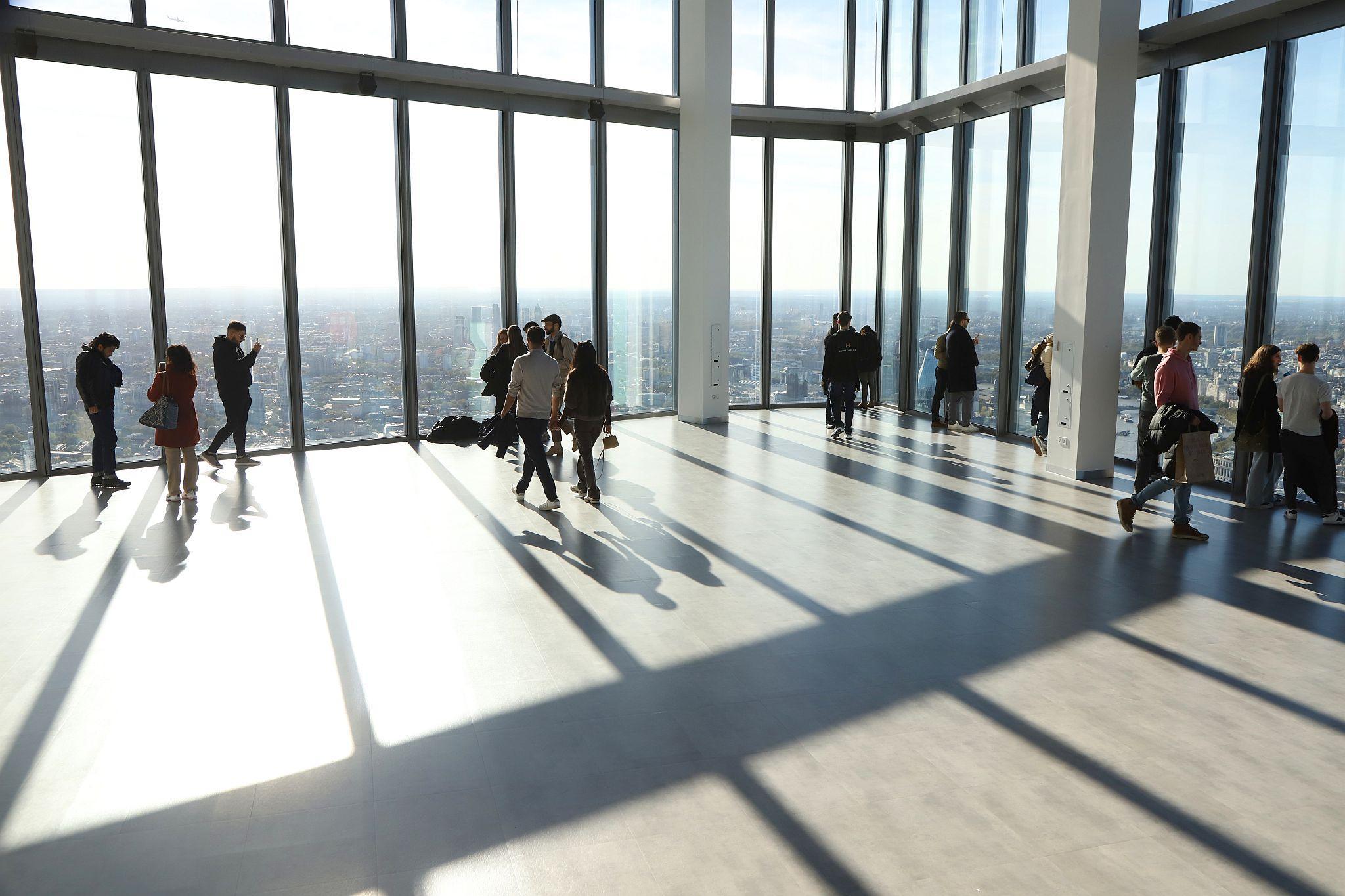 Inside the Horizon observation platform, looking South. View from the Horizon observation platform on the 58th floor of 22 Bishopsgate in the City of London. Photo taken on 15-Oct-2023.