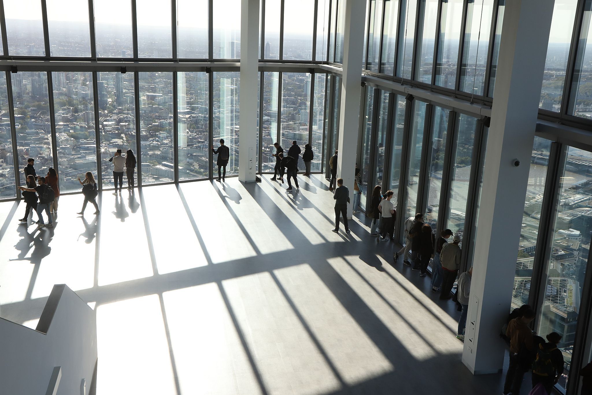 Inside the Horizon observation platform, looking South. View from the Horizon observation platform on the 58th floor of 22 Bishopsgate in the City of London. Photo taken on 15-Oct-2023.