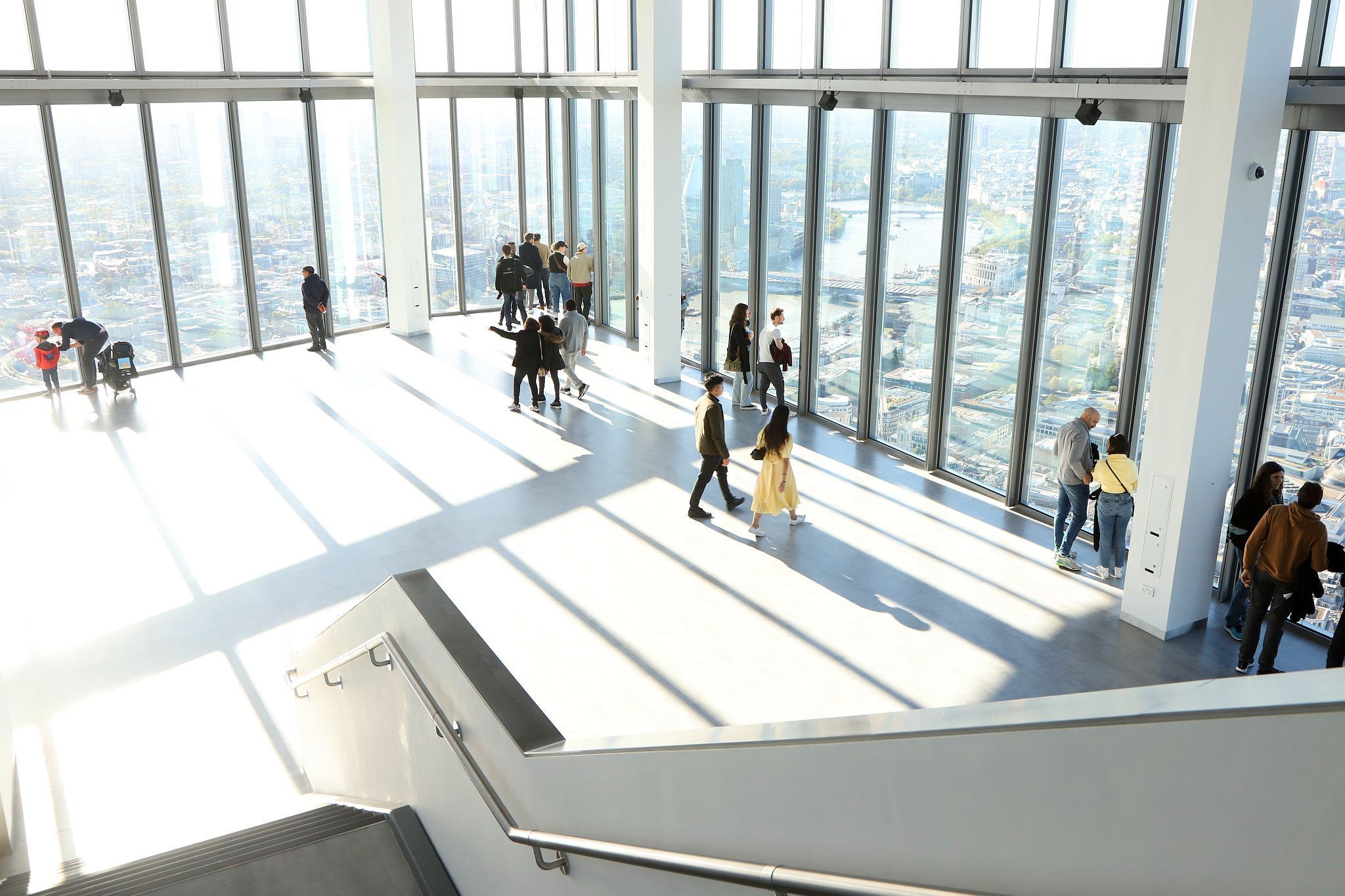 Inside the Horizon observation platform, looking South West. View from the Horizon observation platform on the 58th floor of 22 Bishopsgate in the City of London. Photo taken on 15-Oct-2023.