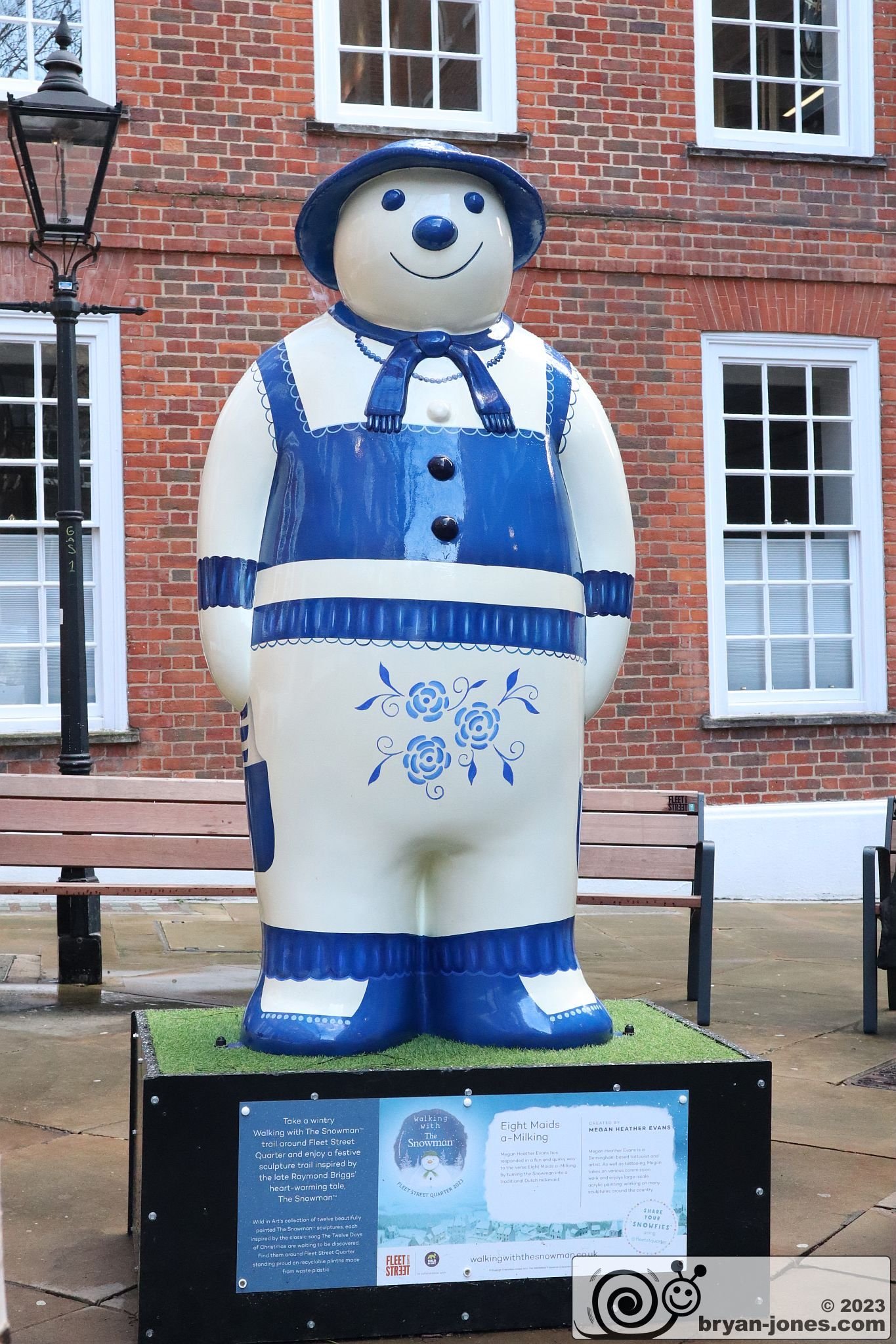 Raymond Briggs' The Snowman, Walking With The Snowman, Fleet Street Quarter 2023, City of London. Photo taken 03-Jan-2024.