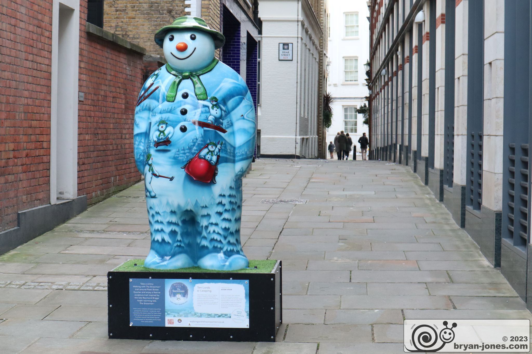 Raymond Briggs' The Snowman, Walking With The Snowman, Fleet Street Quarter 2023, City of London. Photo taken 01-Jan-2024.