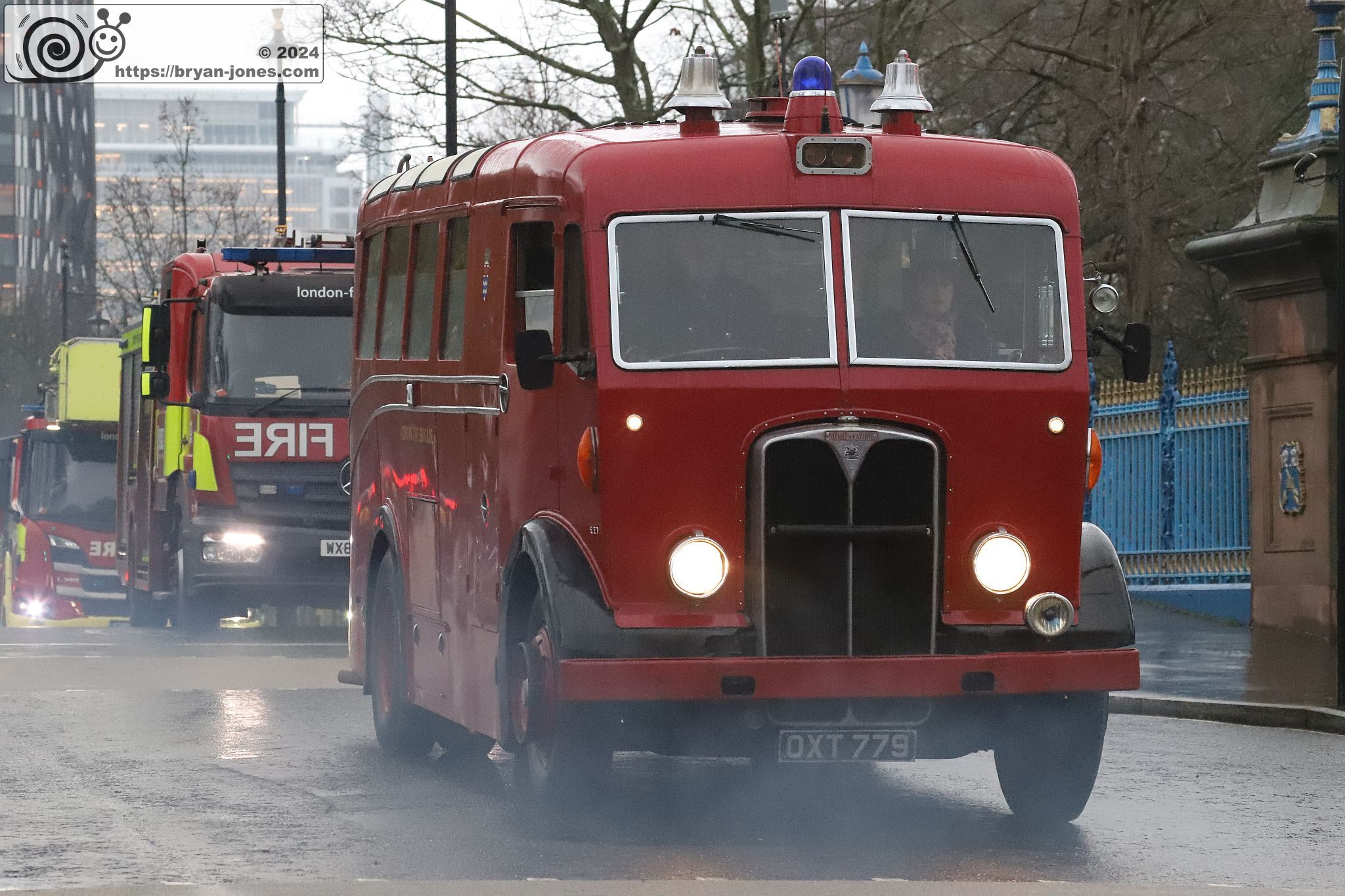 Fire engines OXT779 Merryweather ET, Warwick Avenue. 14-Dec-2024