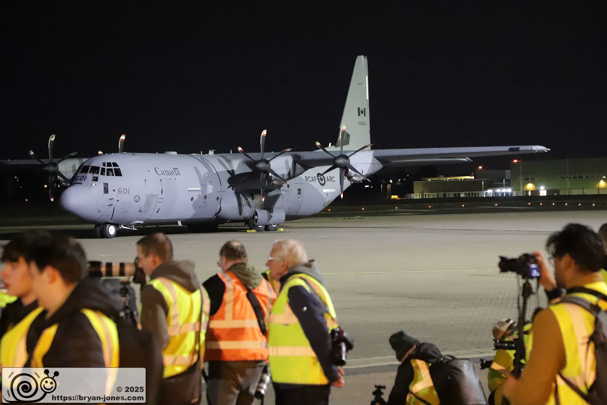 Photographers, Canada Hercules C-130, RAF Northolt. 06-Mar-2025.