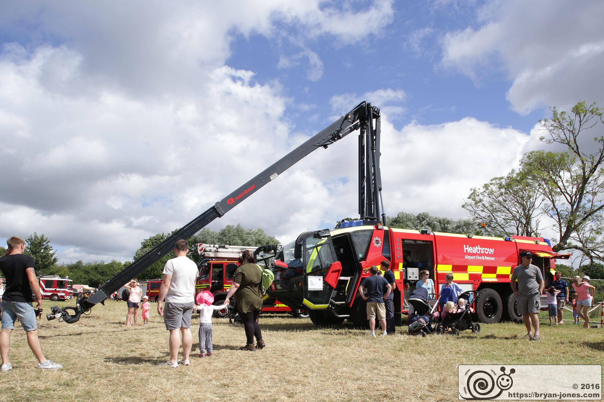 2016 Odiham Fire Show 07-Aug-2016. Heathrow Airport Fire and Rescue Rosenbauer Panther Airfield Rescuee Firefighting (ARFF) crash tender fire appliance with Stinger. YF13XNM