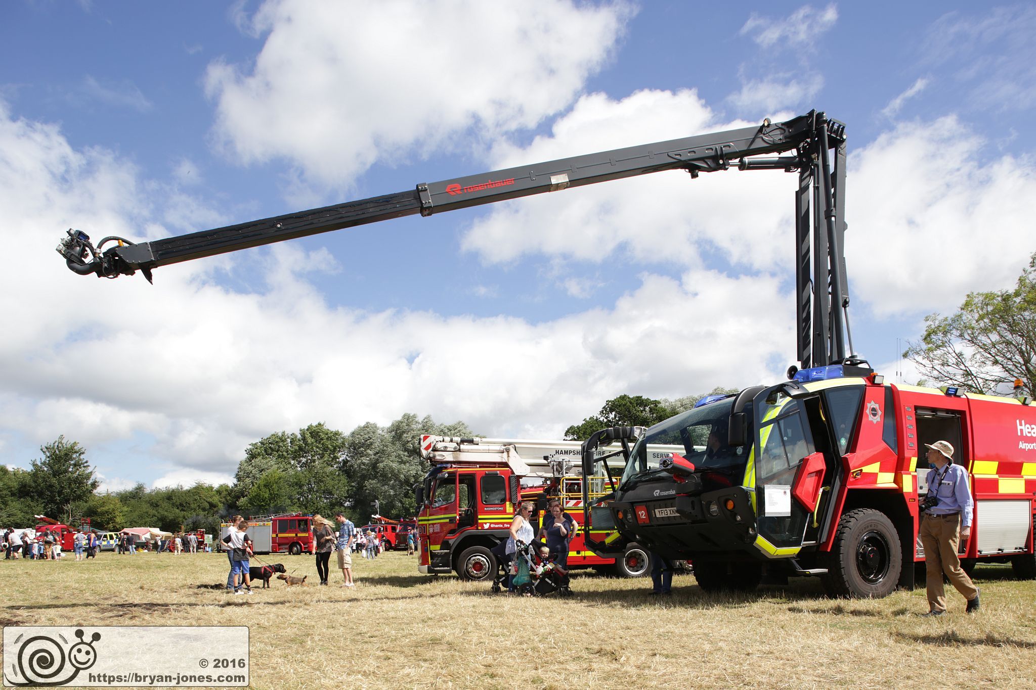 2016 Odiham Fire Show 07-Aug-2016. Heathrow Airport Fire and Rescue Rosenbauer Panther Airfield Rescuee Firefighting (ARFF) crash tender fire appliance with Stinger. YF13XNM