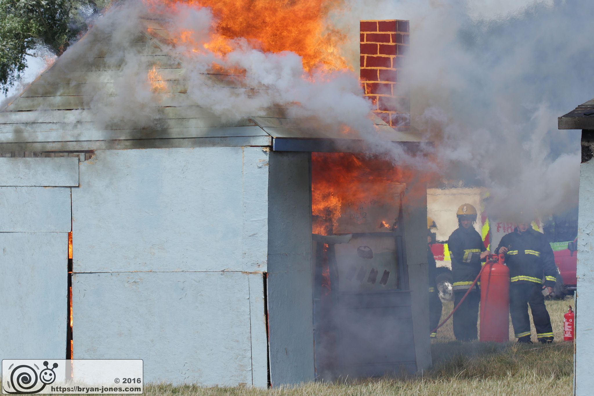 2016 Odiham Fire Show 07-Aug-2016.
