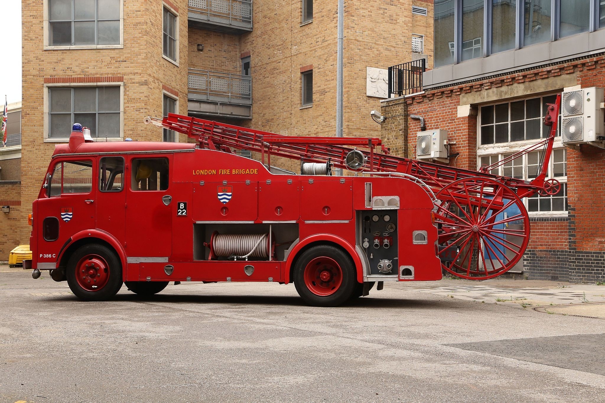 The last slip and pitch at the former London Fire Brigade Training School Southwark with 1969 Dennis F108 Pump Escape ALL386H in use. 10-Sep-2016.