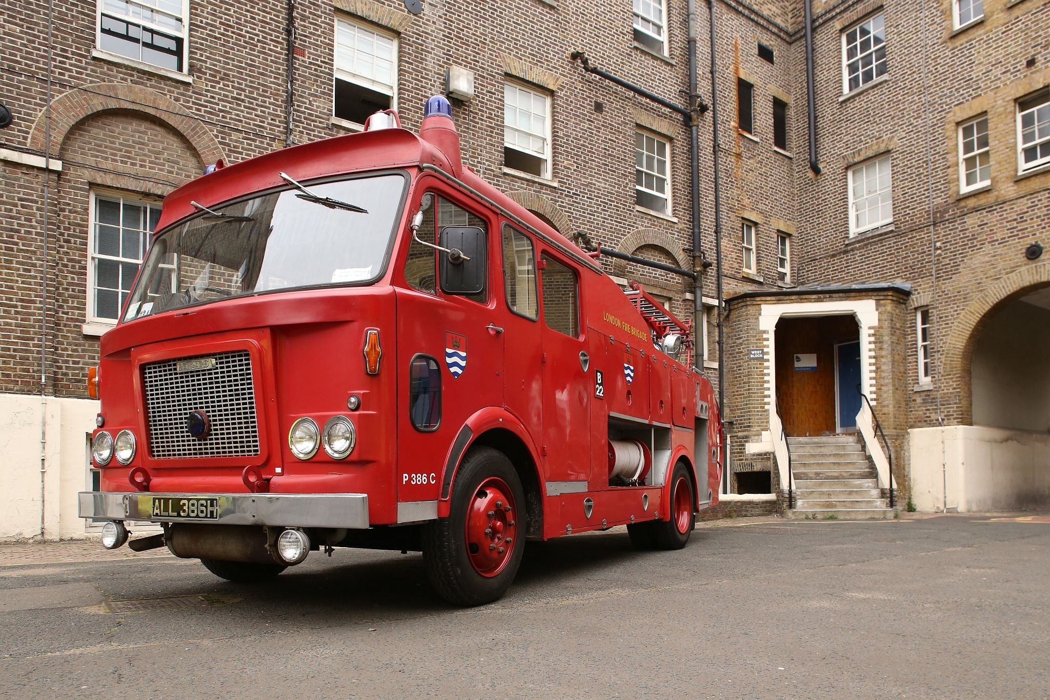 The last slip and pitch at the former London Fire Brigade Training School Southwark with 1969 Dennis F108 Pump Escape ALL386H in use. 10-Sep-2016.