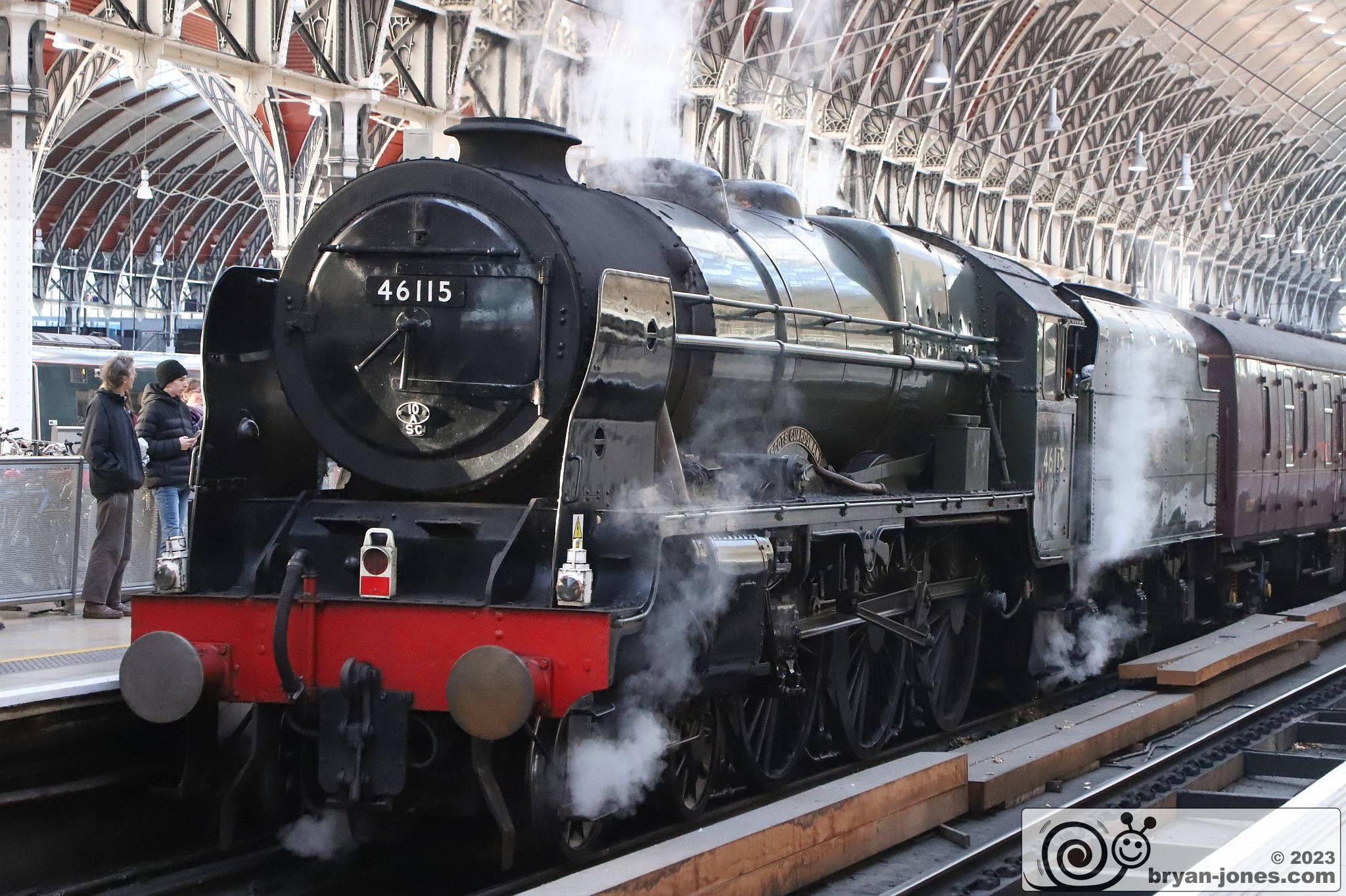 46115 "Scots Guardsman" at Hanwell, West London. 25-Nov-2023.