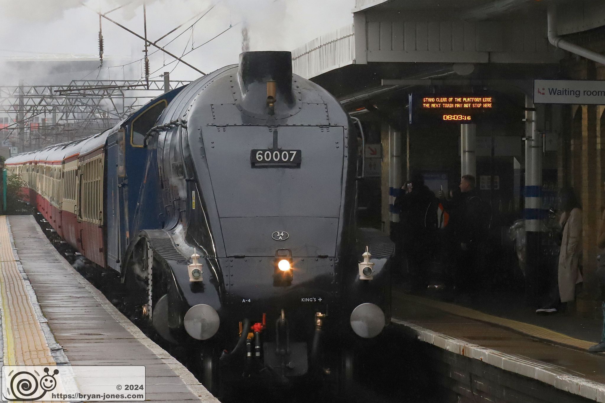 At 08:03, LNER A4 60007 "Sir Nigel Gresley" storms through Finsbury Park station taking The Steam Dreams Rail Co special from London Kings Cross to York. 02-Mar-2024.