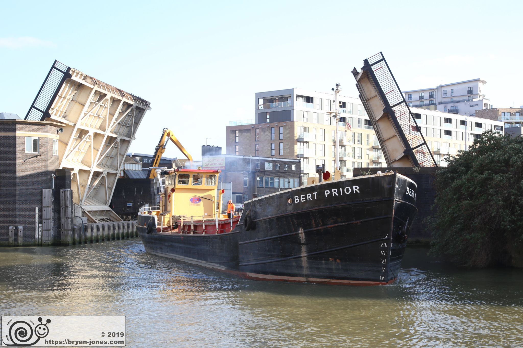 Aggregate carrier Bert Prior at Deptford Creek, River Thames