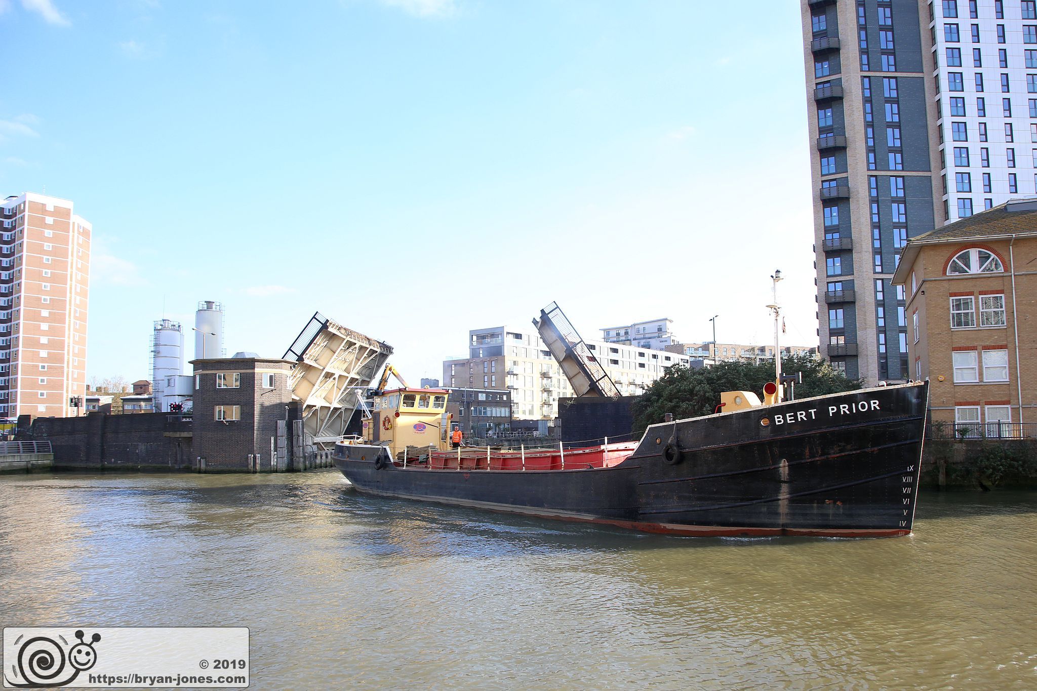 Aggregate carrier Bert Prior at Deptford Creek, River Thames