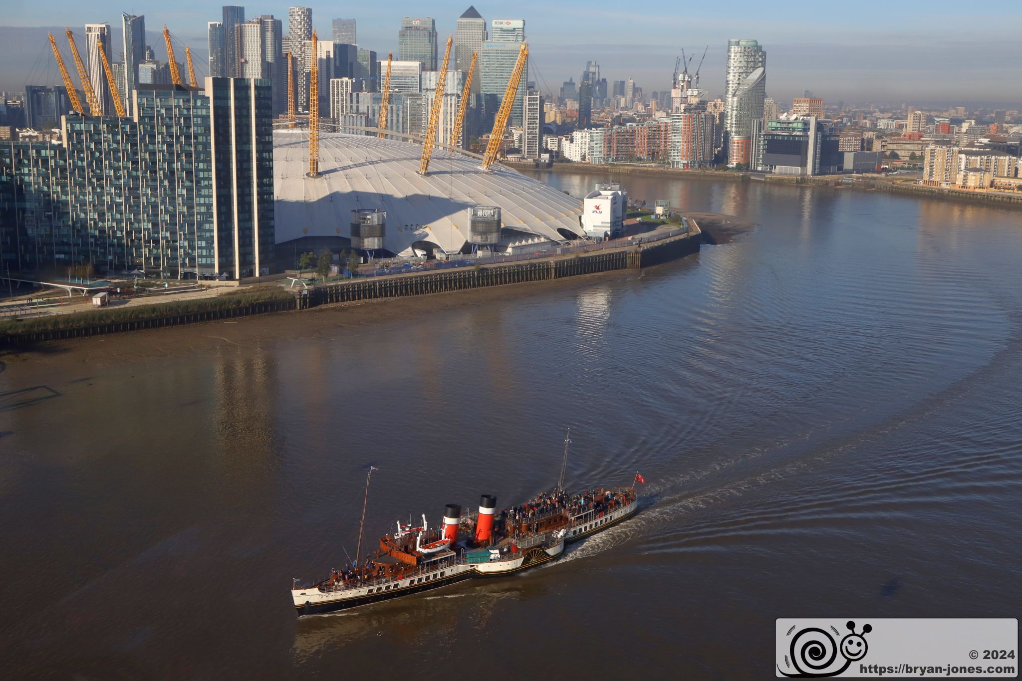 Waverley steams past O2 with London behind. 04-Oct-2024