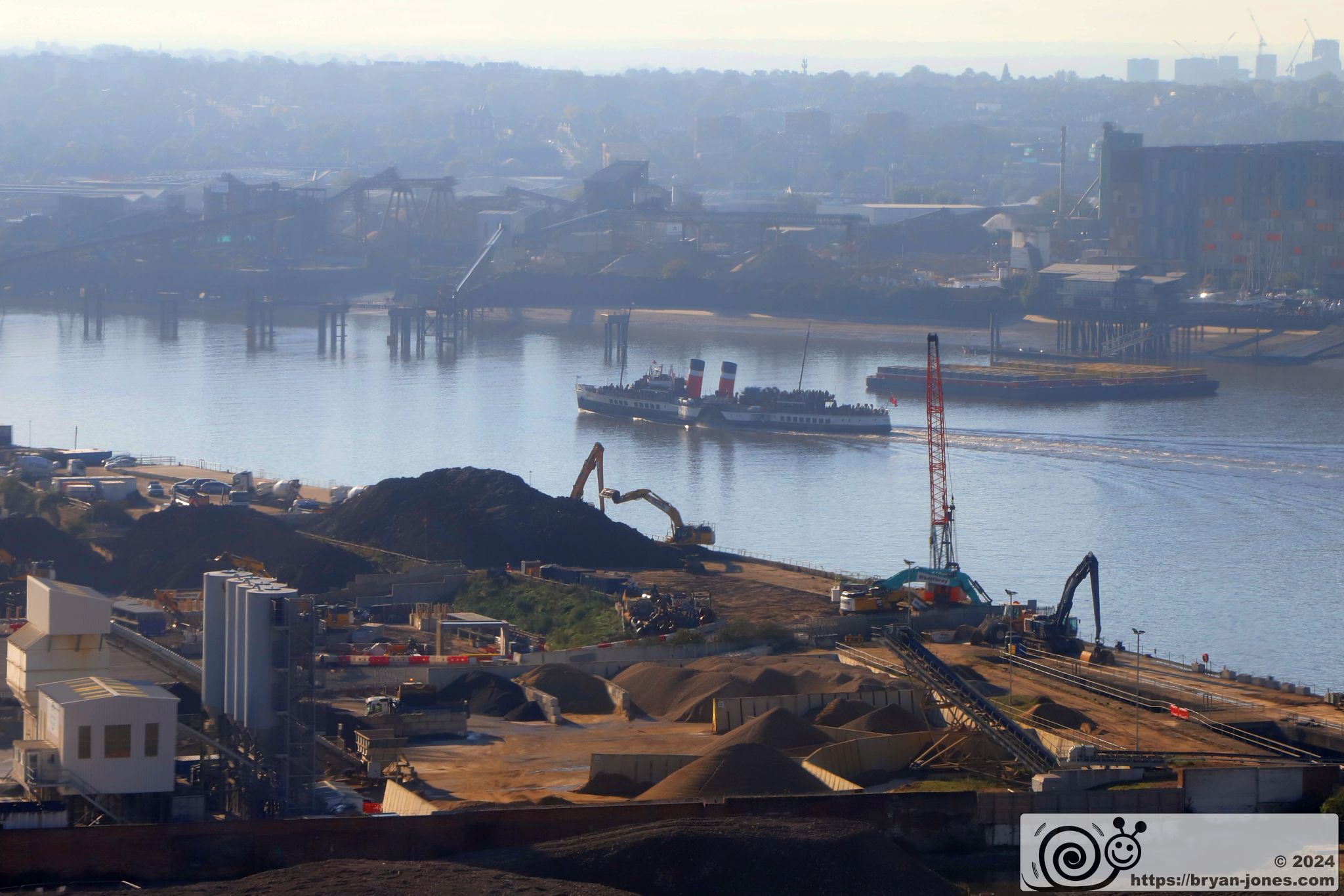 Waverley cruising East towards Woolwich. 04-Oct-2024