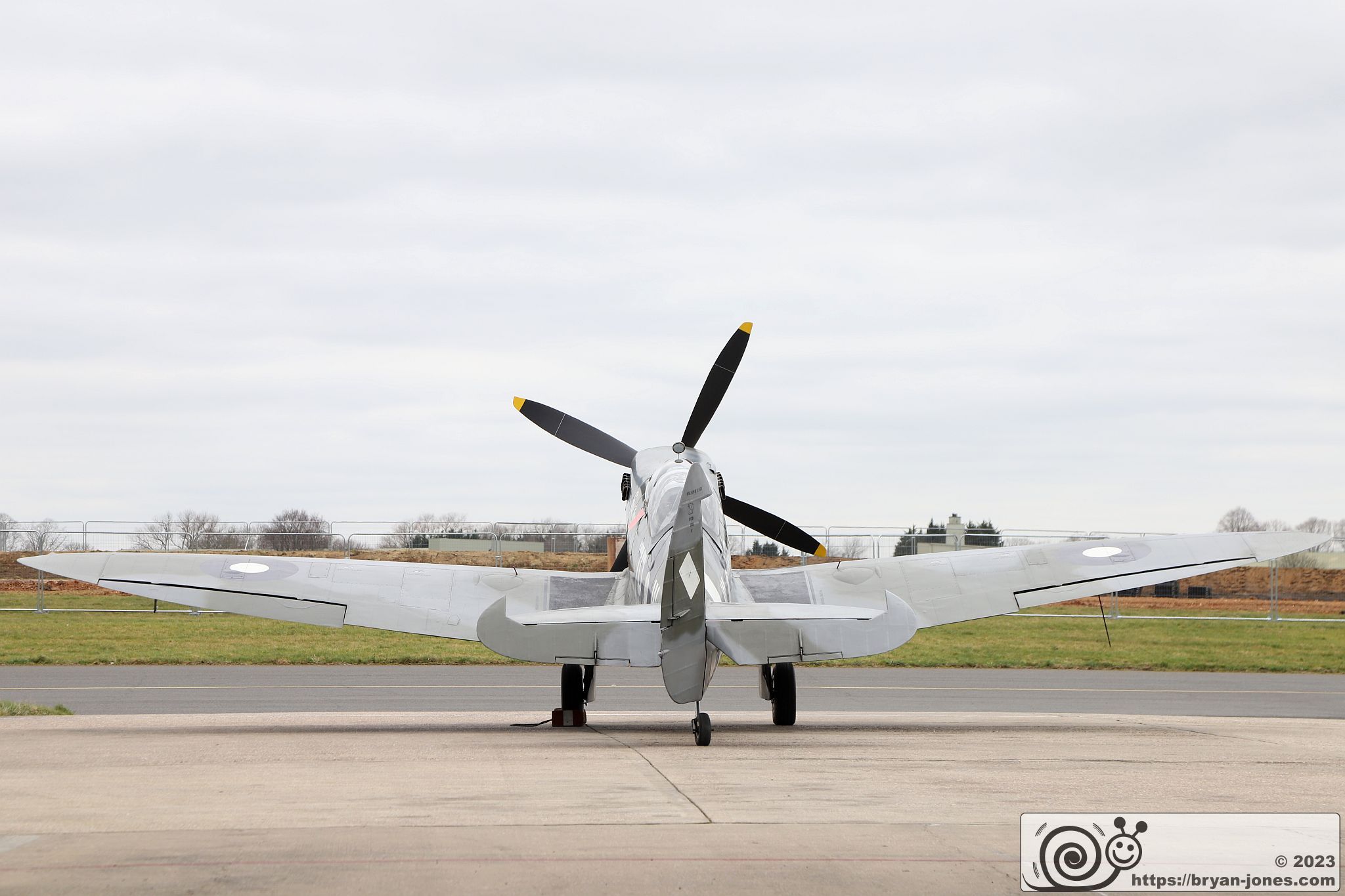 Two seat Spitfire T.9 TE308