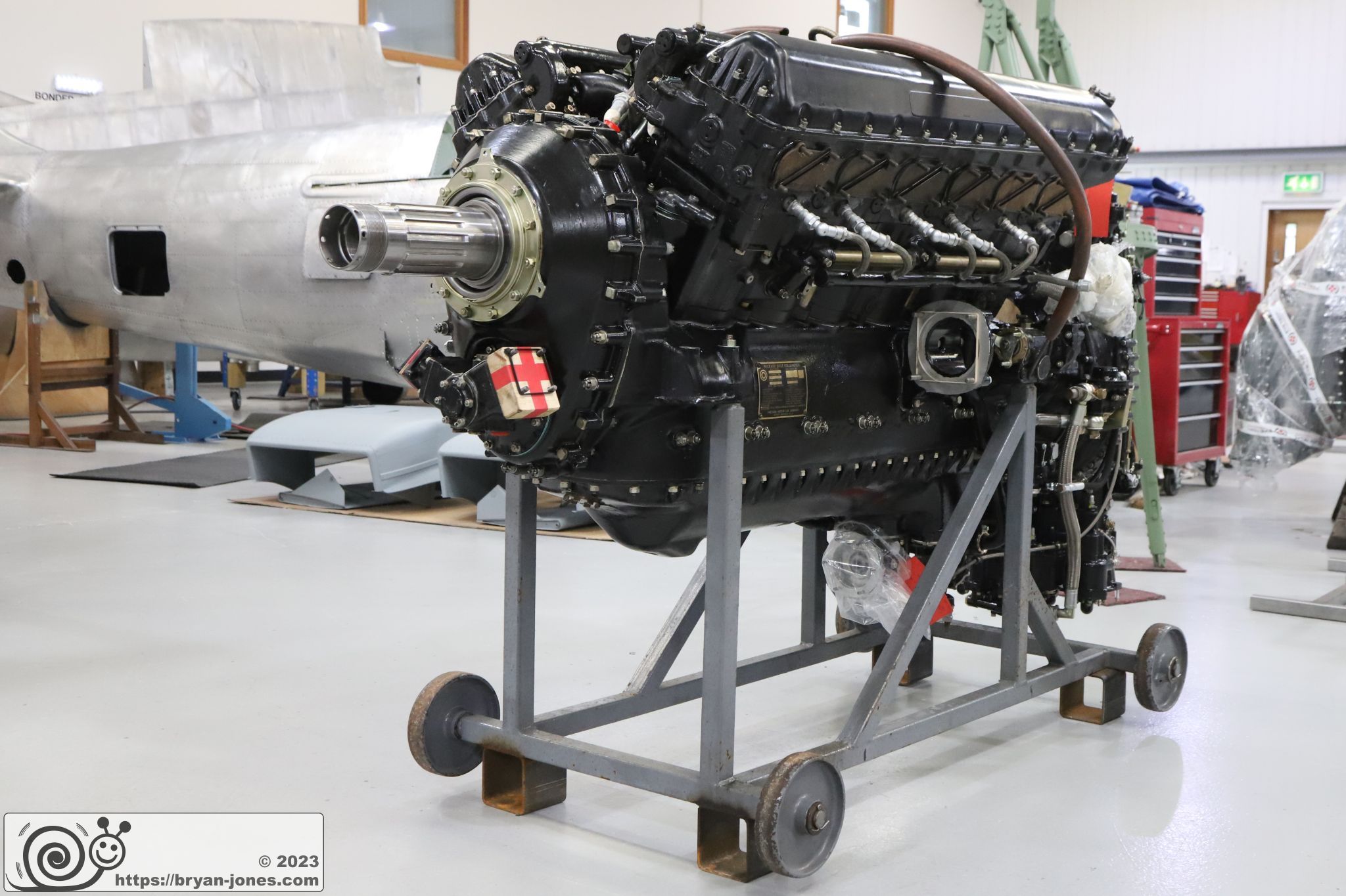 Engine on stand in working condition