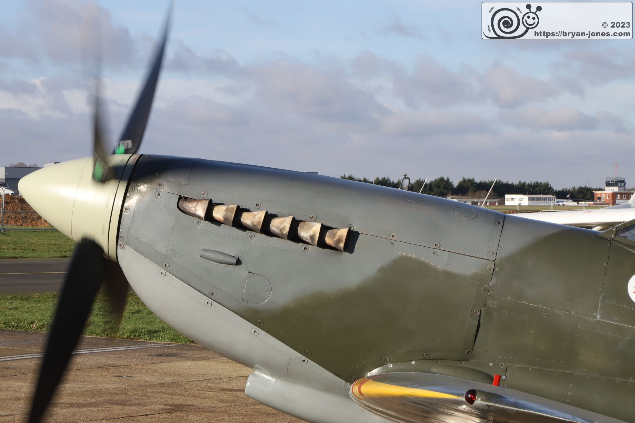 Propellor turning of two seat RCAF 1943 Spitfire T.9 MJ628