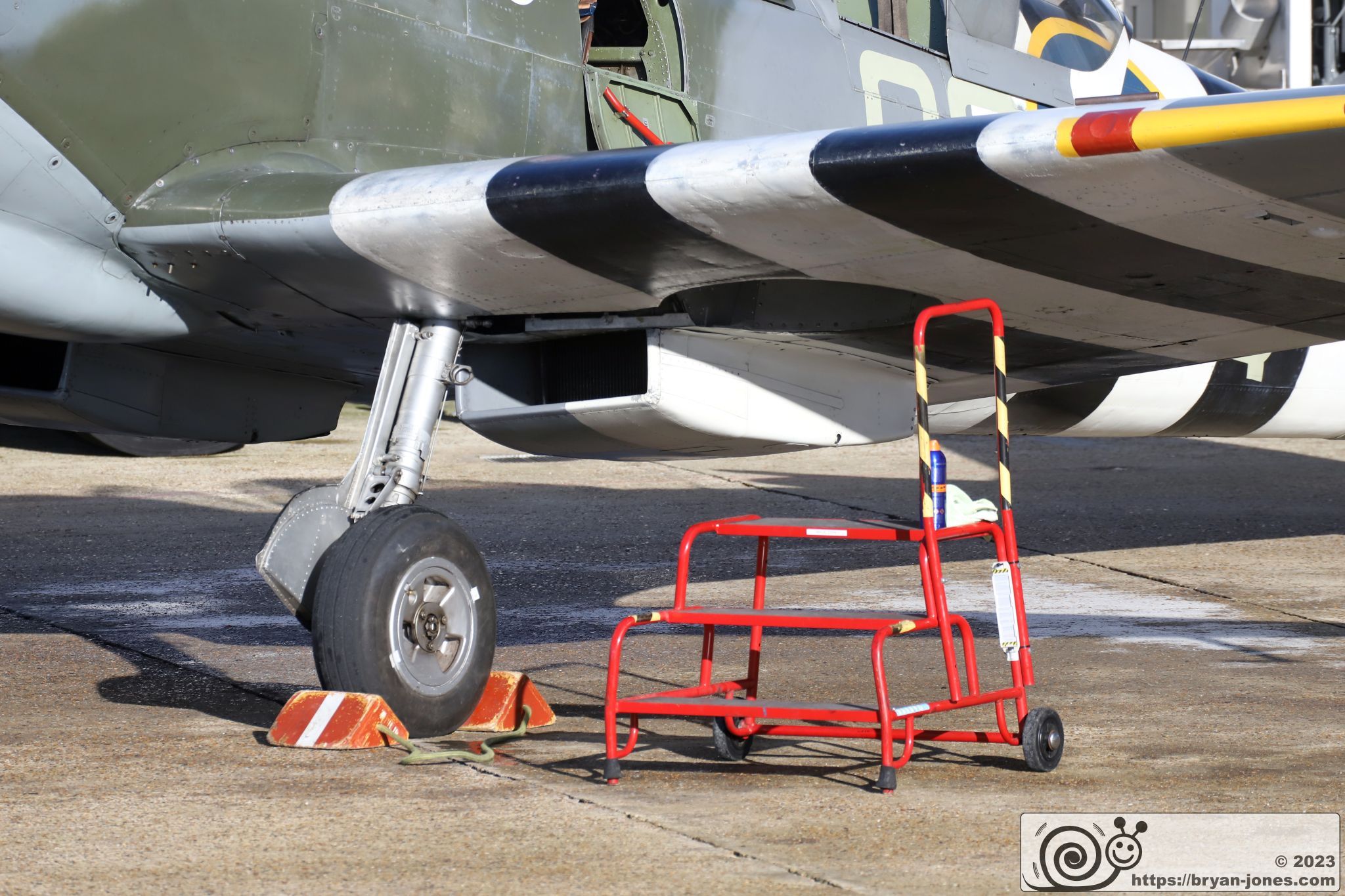 Access steps by wing, two seat RCAF 1943 Spitfire T.9 MJ627