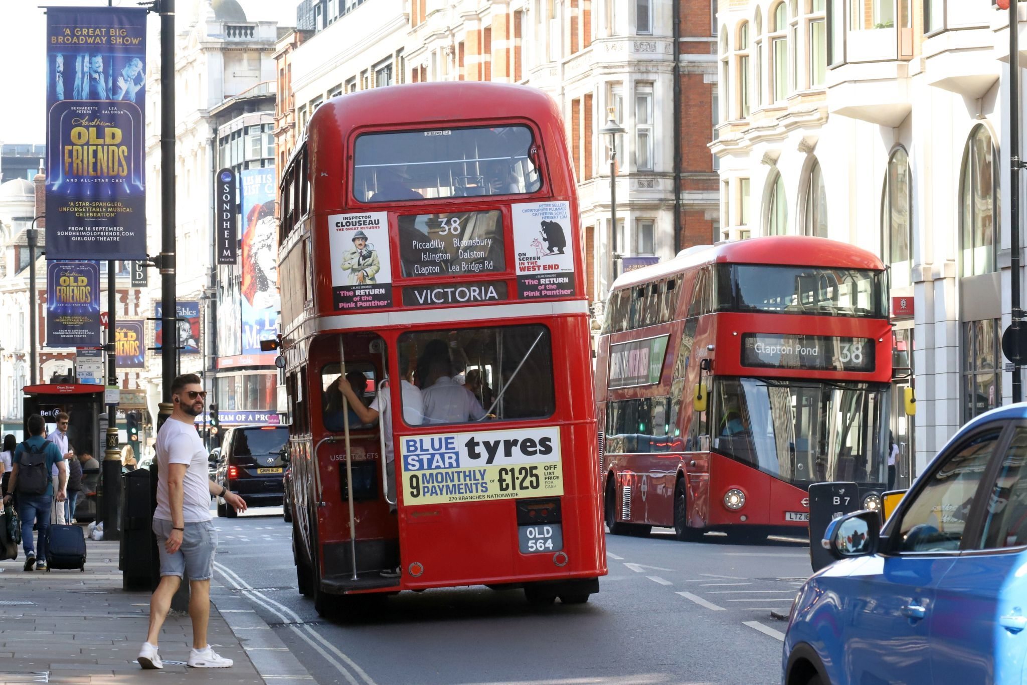 Vintage preserved bus operating route 38 in London on 16-Sep-2023. RT. OLD564. Shaftesbury Avenue.